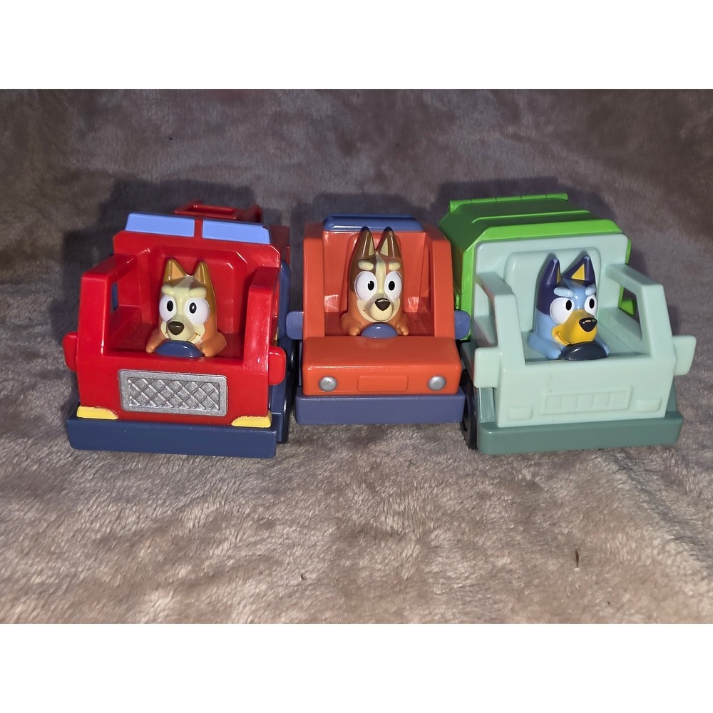 Bluey and Friends Toy Vehicle Lot Fire Truck Garbage Truck Bingo Chilli 3pc Set
